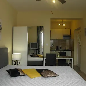 villa-brekalo.hotels-in-trogir.com/